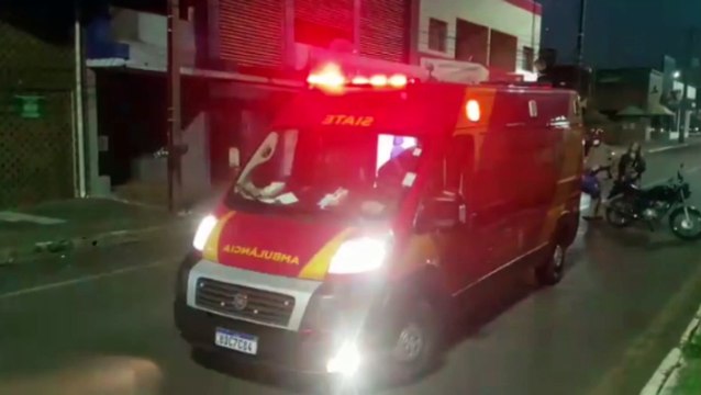 Motociclista fica ferido ao sofrer queda na Avenida Carlos Gomes