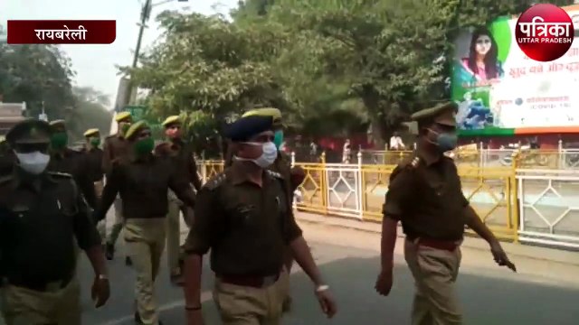 एसपी के दिशा निर्देश में त्योहारों को देखते हुए गाड़ियों की चेकिंग व फ्लैग मार्च
