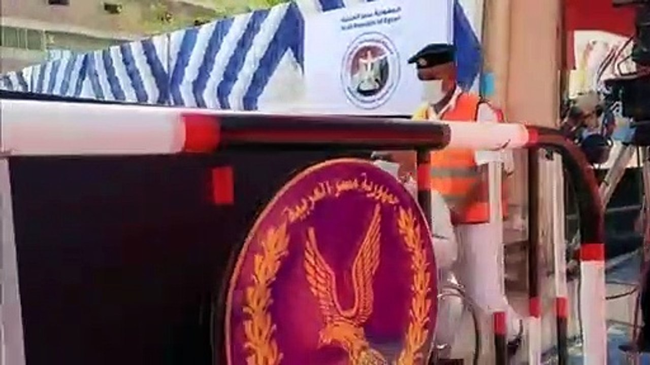 توافد المواطنين من كبار السن بكثافة على لجان السويس للمشاركة في انتخابات مجلس النواب