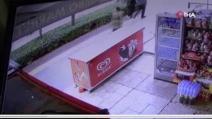 Yolda yürürken öğrencinin yüzüne tükürdü; bir şey olmamış gibi devam etti!