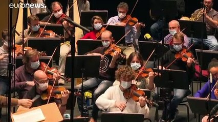 El coronavirus deja sin 'fiesta' a los aficionados a la ópera