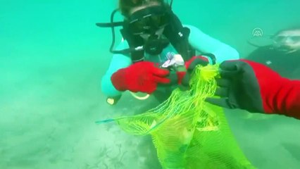 Alanya'da dalgıçlardan deniz dibi temizliği  - ANTALYA