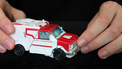 Transformers - "Prime: Robots In Disguise" Ratchet Review