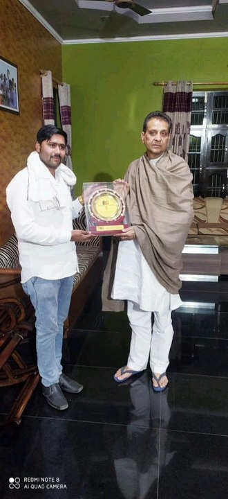 युवा नेता ने पश्चिमी उत्तर प्रदेश क्षेत्र उपाध्यक्ष को दिया मोदी रतन अवार्ड