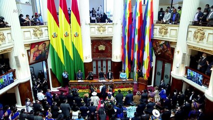 Arce promete gobernar "para todos" al asumir como presidente de Bolivia