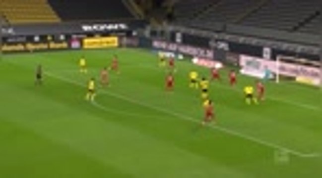 Bayern edge Dortmund in Klassiker thriller