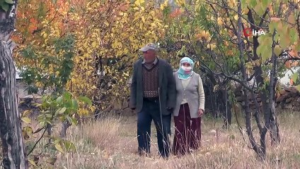 78 Yaşındaki Tahsin Tokgöz, Islık Çalarak Stres Atıyor