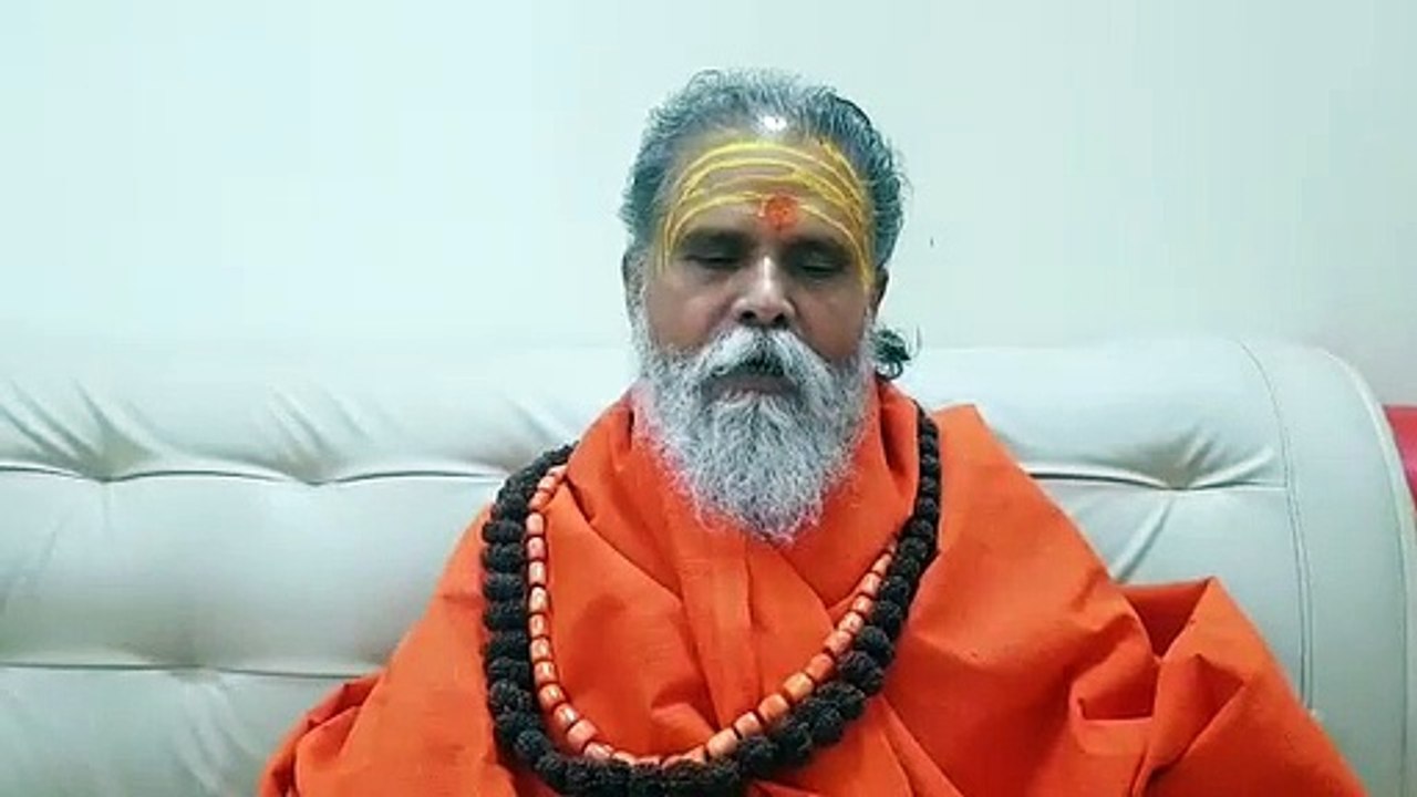 अखाड़ा परिषद के अध्यक्ष नरेंद्र गिरी महाराज ने क...
