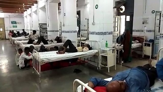 मक्सी रोड स्थित हरसोदन गाँव में ऑटो और बाइक में भिडंत, ऑटो पलटने से पांच यात्री घायल