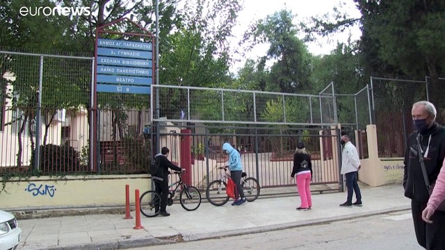 Ελλάδα: Ξεκινά η τηλεκπαίδευση με τους μαθητές να ανησυχούν για την ύλη και τις εξετάσεις