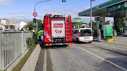Bağcılar'da dereye yuvarlanan otomobilin sürücüsü yaralandı - İSTANBUL