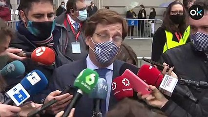 Almeida ve una "obligación moral" que Pedro Sánchez baje el IVA de las mascarillas