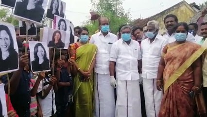 احتفالات بالنصر في قرية هندية يتحدر منها جد كامالا هاريس