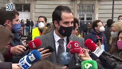 Aguado critica que el "Gobierno de la gente" permita que "se pague el mismo IVA por un yate que por