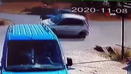 Park halindeki aracın içinde hayatının şokunu yaşadı, o anlar kamerada