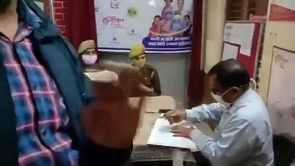 प्रमुख सचिव गृह अवनीश अवस्थी हजरतगंज कोतवाली निरीक्षण करने पहुंचे