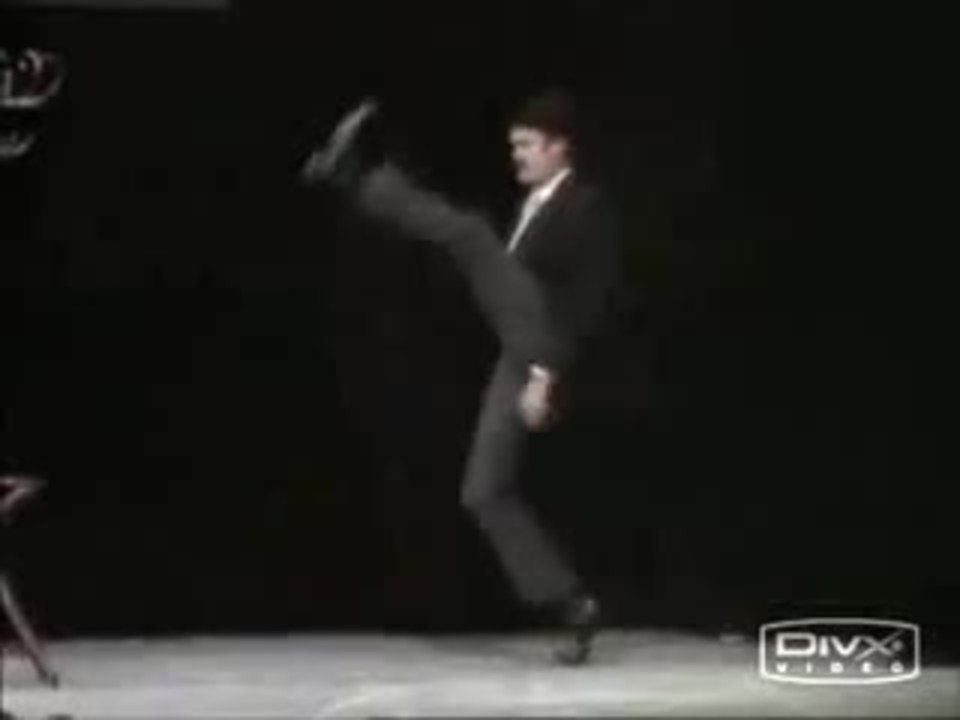 Monty Python Live at the Hollywood Bowl - Silly Walks