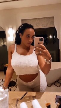 Demdem, la femme de Gims, se filme lors d'un voyage à Dubaï, le 9 ...