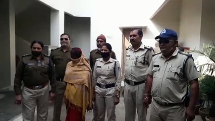 महिला को पुलिस ने किया गिरिफ्तार, कब्जे से 60 लीटर कच्ची शराब जब्त