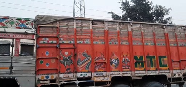 पुलिस ने रेत से भरे ट्रक को चालक सहित किया गिरफ्तार, जांच में जुटी पुलिस