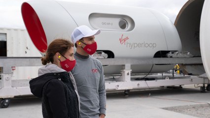نجاح أول تجربة لنقل الركاب في كبسولة "هايبرلوب"