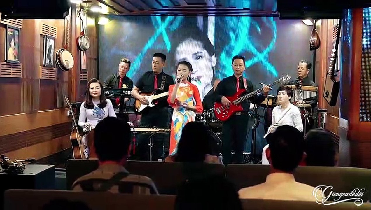 Nước Cuốn Hoa Trôi - Thu Hường