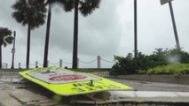 La tormenta Eta deja vientos y lluvias a su paso por Florida