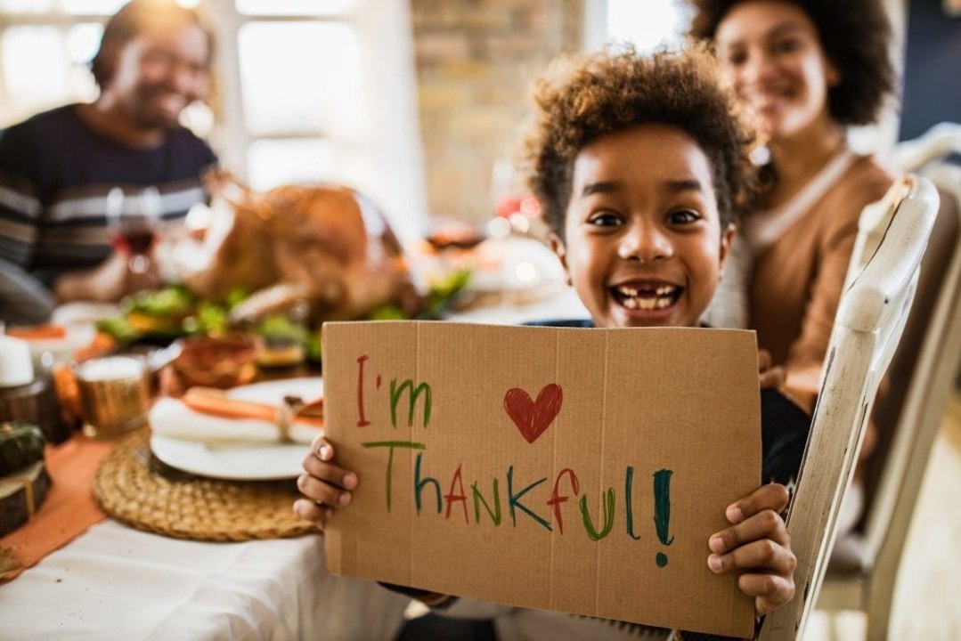 7 Tips for Having a Small Thanksgiving That's Actually Safe, According to Experts
