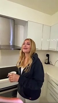 Η total white κουζίνα της Θεοδωρίδου είναι ό,τι πιο μοντέρνο έχεις δει σε design!