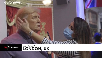 ویدئو؛ موزه مادام توسو لباس‌های مجسمه ترامپ را عوض کرد