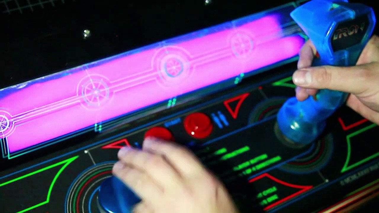 Tron-Batzman im Cyberspace