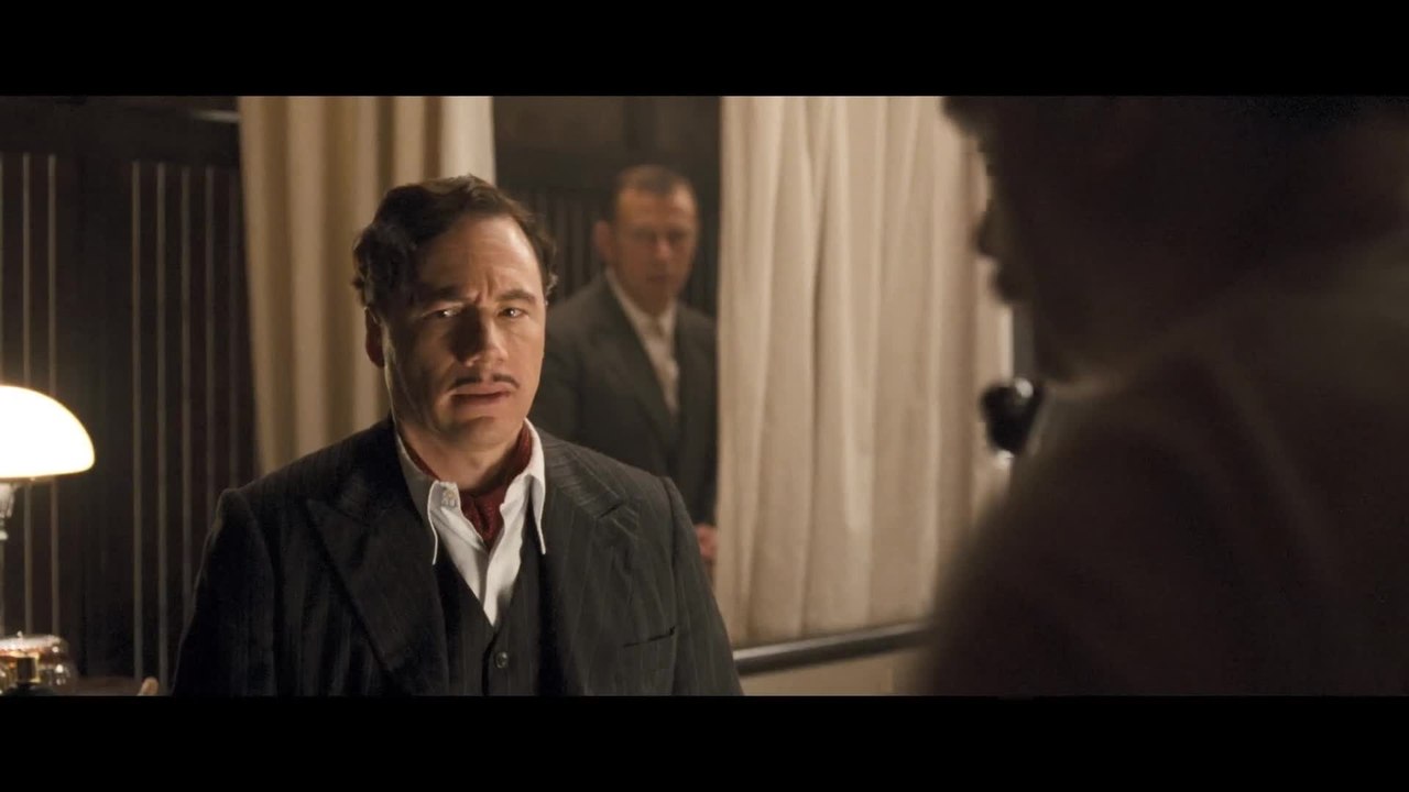 Hotel Lux - Clip 9 Zeisig bei Stalin