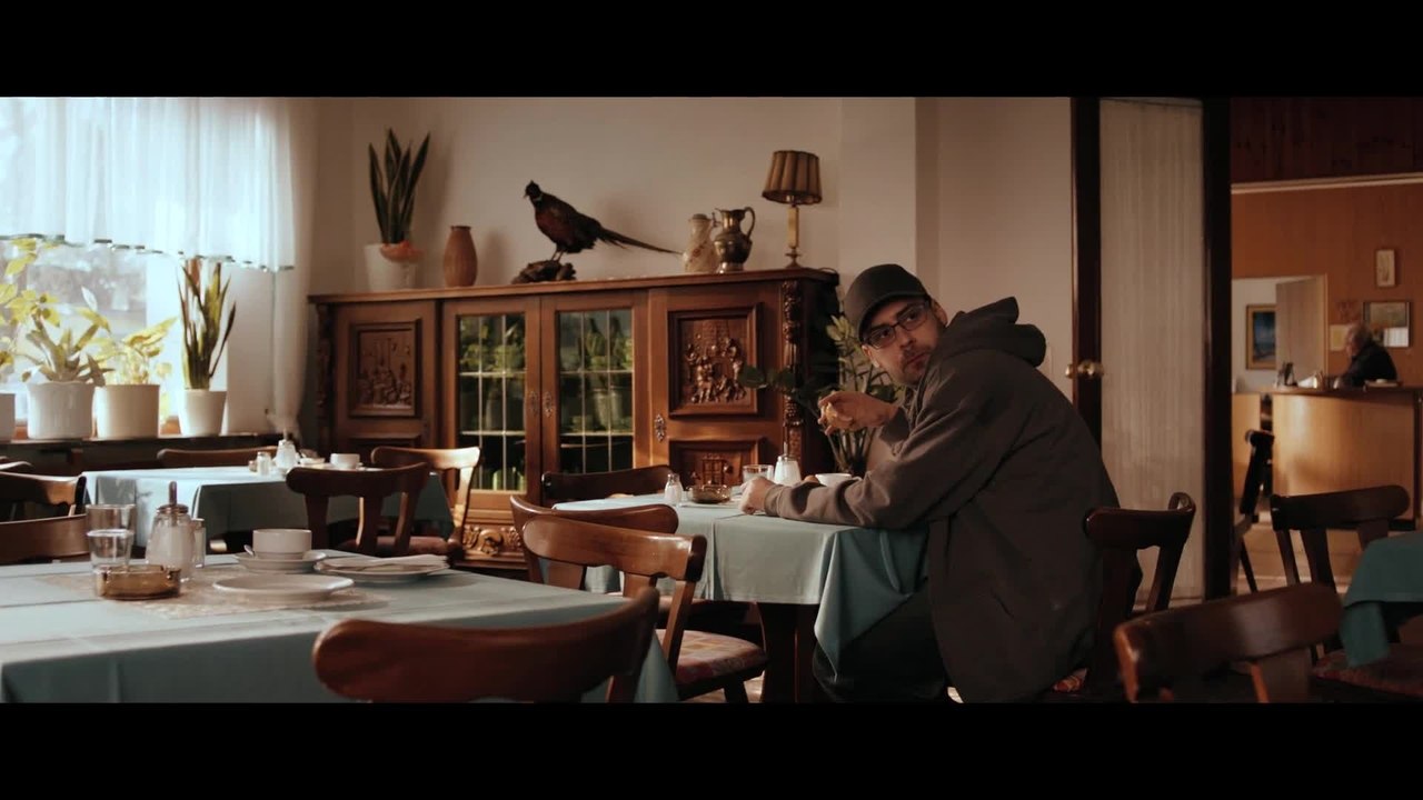 BlutzbrÃ¼daz - Clip 6 Mein Hochhaus (Deutsch)