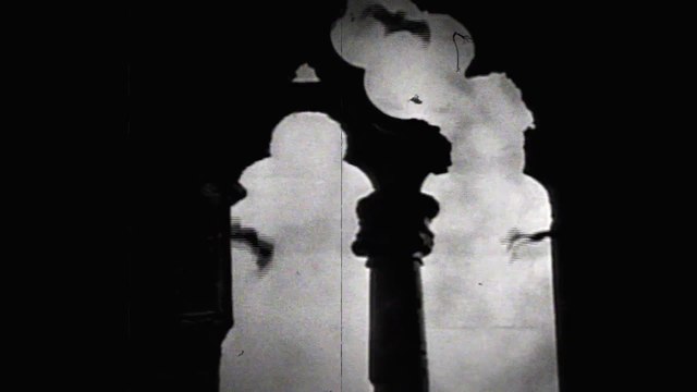 Dark Shadows - Featurette Vampire History (English) HD