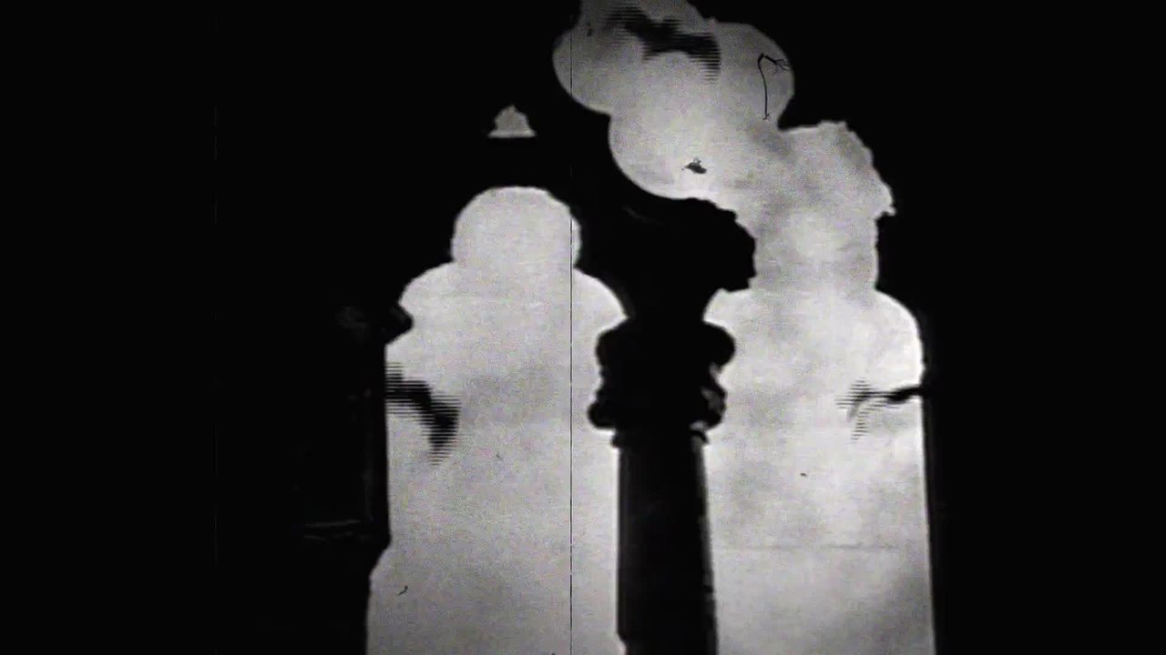 Dark Shadows - Featurette Vampire History (English) HD