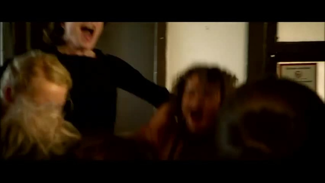 Die Unsichtbare - Clip 1 Camille mit Studenten (Deutsch)