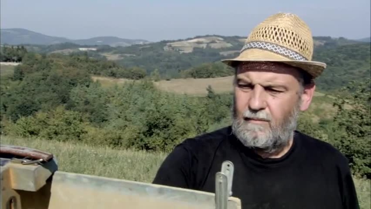 Sergej in der Urne - Clip 1 Petja (Deutsch)