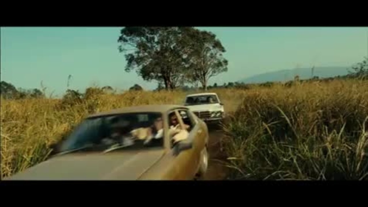 The Lady - Clip 6 Autos im Feld (Deutsch)