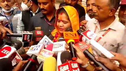 इमरती देवी ने किया जीत का दावा, बोलीं- कमलनाथ ने 'आइटम' कहा, बजरंग बली ने दिया जवाब