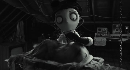 Frankenweenie - Clip Sparky's Alive (English) HD