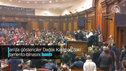 Download Video: Ermenistan’da göstericiler Dağlık Karabağ’daki mağlubiyetin ardından parlamento binasını bastı