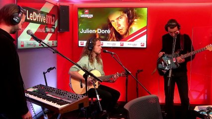 Julien Doré interprète "Nous" en live dans #LeDriveRTL2 (09/11/20)