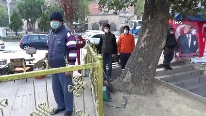 72 yaşındaki ayakkabı boyacısı 9:05'te gözyaşlarını tutamadı