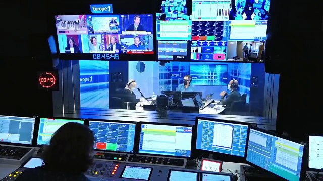 Emmanuel Macron : Vous vouliez un vaccin, je vous ai compris ! (Canteloup)