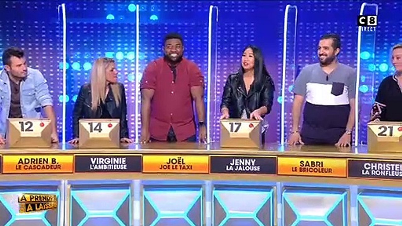 Cyril Hanouna craque son pantalon en direct dans "A prendre ou à laisser", sur C8