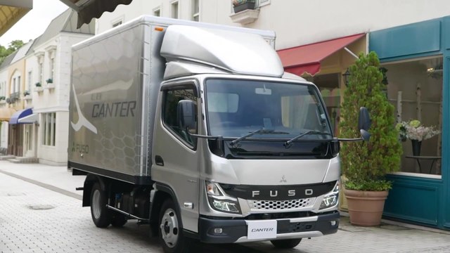 Mitsubishi Fuso premieres the new light-duty Canter truck in Japan