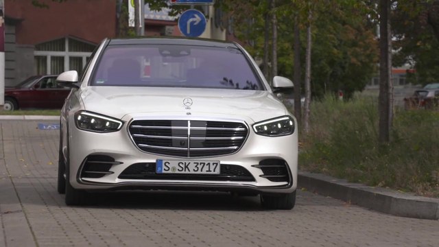 The new Mercedes-Benz S-Class Rear Axle Steering