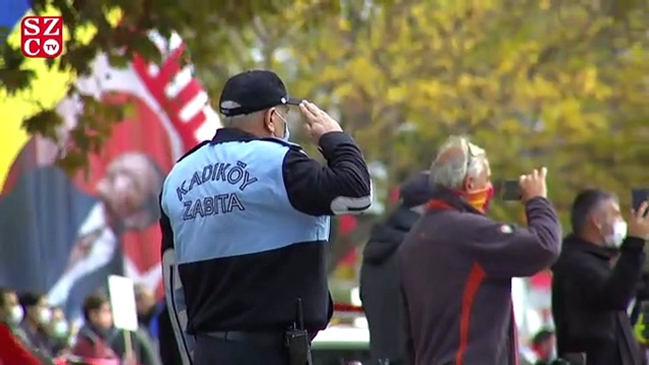Kadıköy sosyal mesafeli insan zinciri