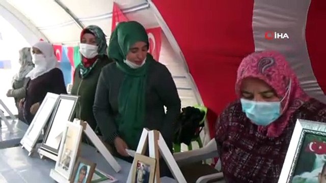 HDP önündeki aileler, evlatlarından gelecek mutlu haberi bekliyor