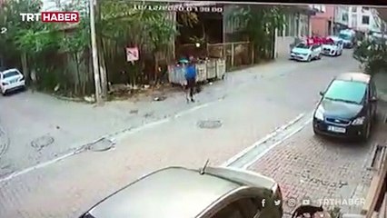 Motosikletli kapkaç güvenlik kamerasında